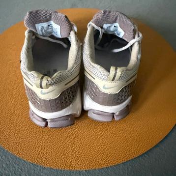 Nike Vomero 5 Maat 33 kids beschikbaar voor biedingen