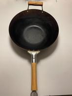 Grote wokpan met steel en extra handvat, Huis en Inrichting, Keuken | Potten en Pannen, Ophalen, Gebruikt, Gietijzer, Wok