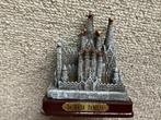 Gaudi Sagrada Familia // 9.5x8.5x5.5 cm, Antiek en Kunst, Ophalen of Verzenden