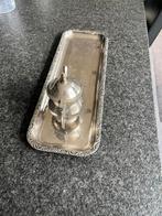 Dienblad met theepotje, Ophalen