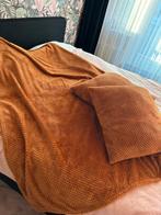 Plaid en twee kussens kleur Caramel, Ophalen of Verzenden, Zo goed als nieuw