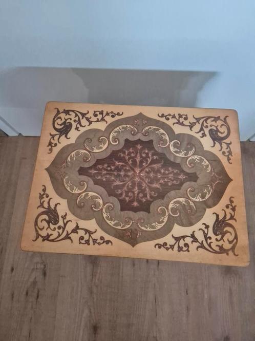 Antiek Muziekdoos Tafeltje, Antiek en Kunst, Antiek | Meubels | Tafels, Ophalen of Verzenden