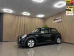 Mini Mini 1.5 Cooper Business * Navigatie / Parkeersensoren, Auto's, Voorwielaandrijving, Gebruikt, Euro 6, 4 stoelen