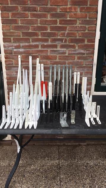 Industriële Plankdrager  beschikbaar voor biedingen