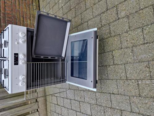 Siemens gasfornuis Electrice oven Vonkontsteking, Witgoed en Apparatuur, Fornuizen, Zo goed als nieuw, Vrijstaand, Gas, 4 kookzones