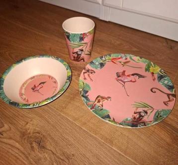 Servies setje van catchii  beschikbaar voor biedingen