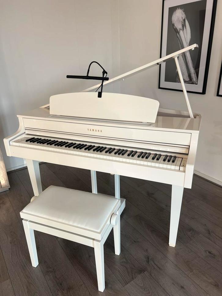 Witte Yamaha CLP-565GP Digitale Vleugel, Muziek en Instrumenten, Piano's, Gebruikt, Vleugel, Wit, Digitaal, Ophalen