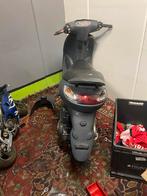 Viva sity 70cc geel kenteken, Fietsen en Brommers, Scooters | Peugeot, Ophalen, Zo goed als nieuw, Tweetakt, Vivacity