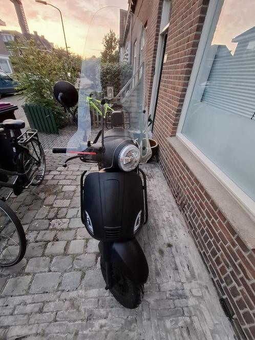 senzo rivalux special matzwart 45 scooter incl scherm, Fietsen en Brommers, Scooters | Overige merken, Gebruikt, Ophalen of Verzenden
