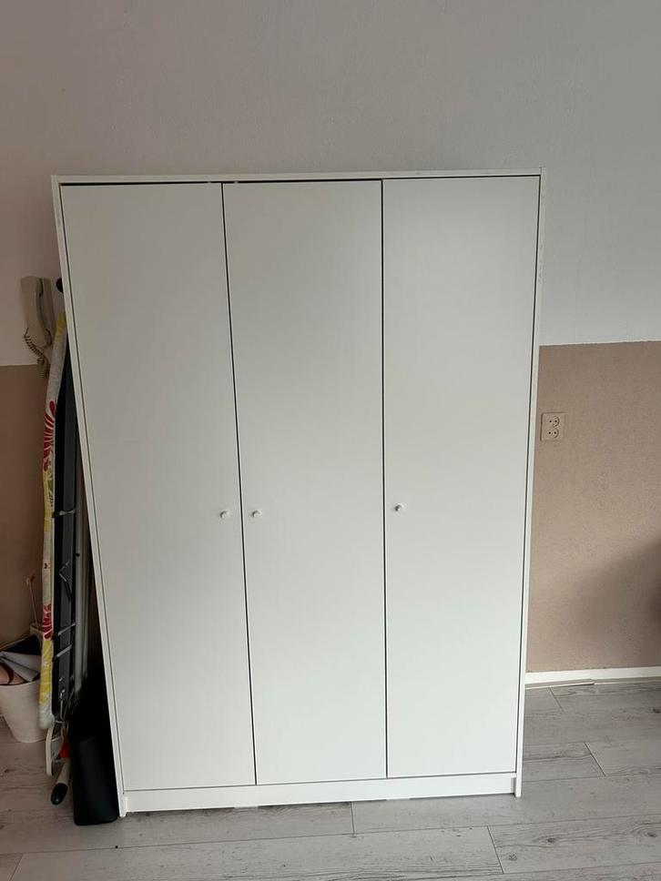 IKEA KLEPPSTAD- kledingkast wit, Huis en Inrichting, Kasten | Kledingkasten, Ophalen