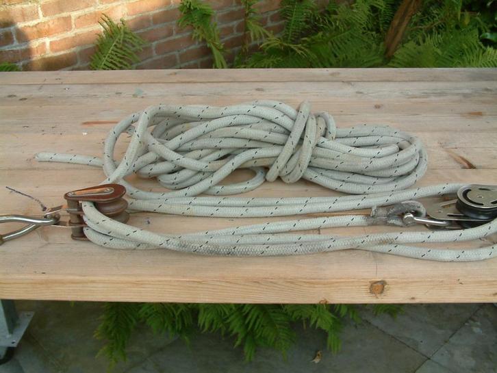 lange schoot met goede katrollen   Genua 20 M2 met leuver, Watersport en Boten, Bootonderdelen, Gebruikt, Tuigage en Masten, Zeilboot