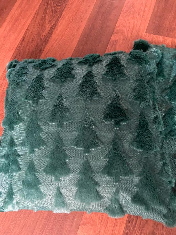 Kerstbomen fluffy pluche groen kerst kussenhoezen 2 Nieuw, Diversen, Kerst, Nieuw, Ophalen of Verzenden