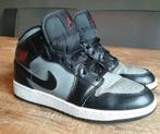 Sneakers Nike air Jordan 1 mid red shadow (GS) 38,5, Kinderen en Baby's, Kinderkleding | Schoenen en Sokken, Jongen of Meisje