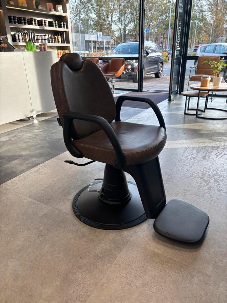 Kappersstoel met Hoofdsteun 2 beschikbaar, Huis en Inrichting, Stoelen, Gebruikt, Twee, Leer, Bruin, Ophalen