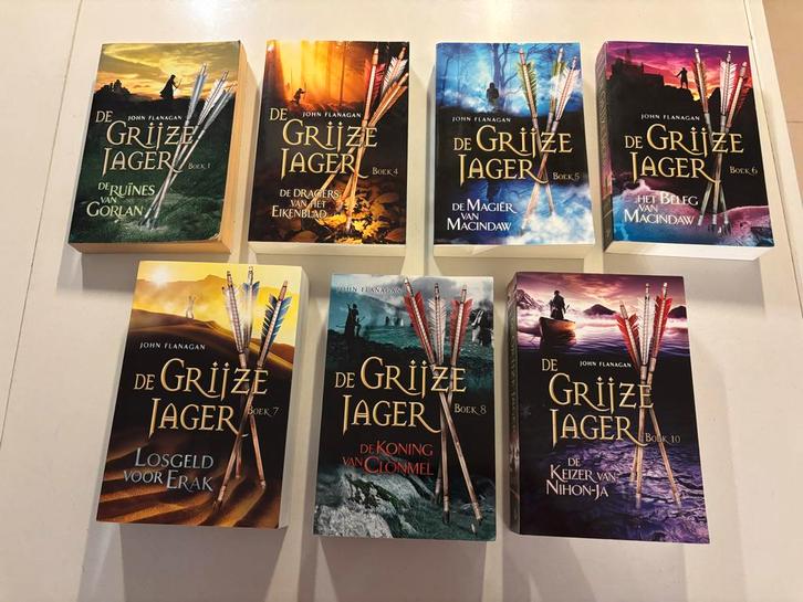 De Grijze Jager Boeken Serie John Flanagan 1,4,5,6,7,8,10!, Boeken, Fantasy, Zo goed als nieuw, Ophalen of Verzenden