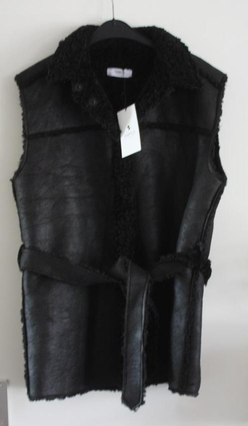 nieuwe zwarte fluffy suedelook oversized bodywarmer  maat s, Kleding | Dames, Bodywarmers, Nieuw, Maat 36 (S), Zwart, Ophalen of Verzenden