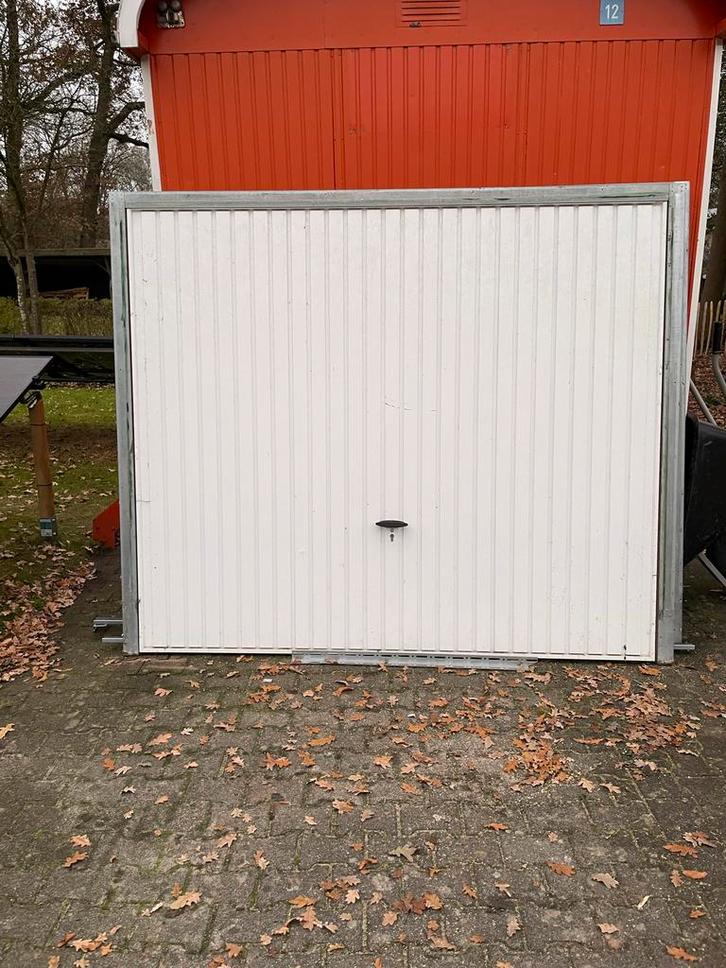 Garage Deur 2 stuks - Complete Set, Doe-het-zelf en Verbouw, Deuren en Horren, Gebruikt, Overige typen, 215 cm of meer, 120 cm of meer