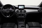 Mercedes-Benz CLA-Klasse 180 Lease Edition Automaat LED, Nav, Auto's, Gebruikt, Euro 6, 4 cilinders, 715 kg
