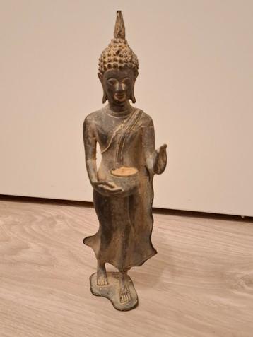 Antieke bronzen buddha beeld beschikbaar voor biedingen