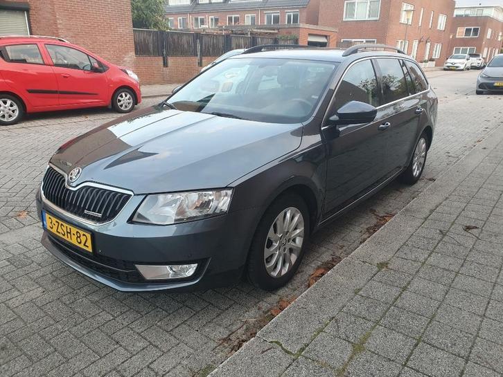 Skoda Octavia 1.6 TDI Greenline Combi 110 pk 2014 Grijs, Auto's, Skoda, Particulier, Octavia, ABS, Airbags, Airconditioning, Bluetooth