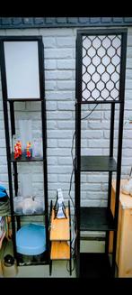 2 vloerlampen met plankjes, Huis en Inrichting, Lampen | Vloerlampen, Ophalen, Gebruikt, 100 tot 150 cm, Modern