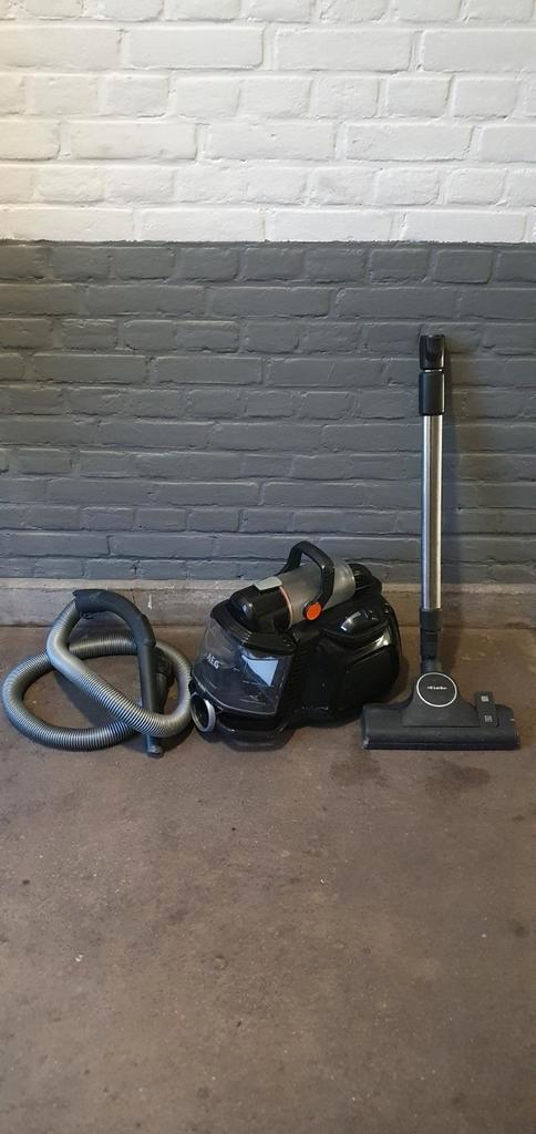 AEG LX7 stofzuiger zonder zak, Witgoed en Apparatuur, Stofzuigers, Zo goed als nieuw, Stofzuiger, Minder dan 1200 watt, Reservoir
