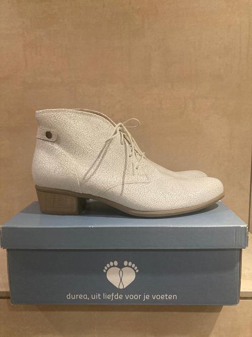 Durea veterlaarsje wit NIEUW | maat 44, Kleding | Dames, Schoenen, Nieuw, Lage of Enkellaarzen, Wit, Ophalen of Verzenden