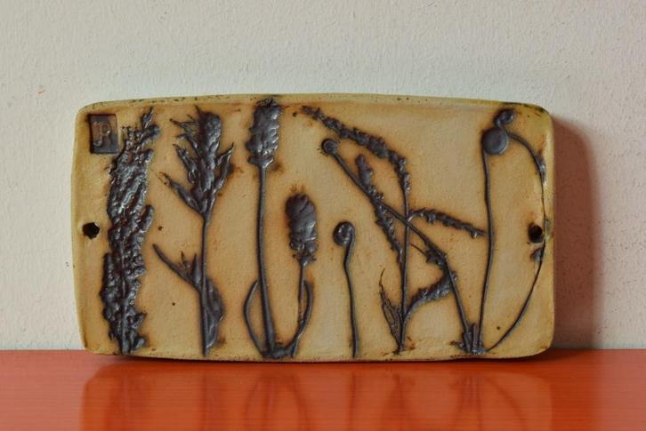 Retro vintage aardewerk wandbord - Droogbloemen / grassen, Antiek en Kunst, Antiek | Wandborden en Tegels, Ophalen of Verzenden