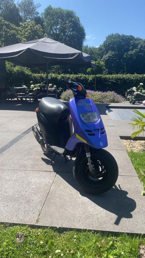 Piaggio typhoon 70 cc, Fietsen en Brommers, Scooters | Piaggio, Zo goed als nieuw, Overige modellen, Tweetakt, Ophalen