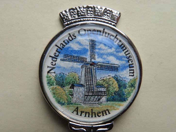 Lepeltje /Lepel Nederlands Openluchtmuseum Arnhem gekleurd, Antiek en Kunst, Antiek | Bestek, Verzenden