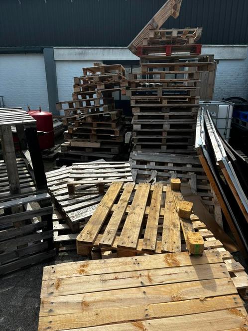 hout haardhout brandhout pallets , planken. gratis / donatie, Tuin en Terras, Haardhout, Blokken, Overige houtsoorten, Minder dan 3 m³
