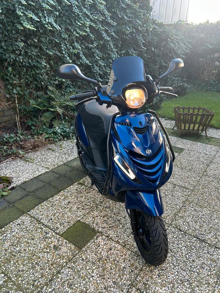 Piaggio Zip Brom 2016 80cc Full Option, Fietsen en Brommers, Scooters | Piaggio, Zo goed als nieuw, Zip, Maximaal 45 km/u, Benzine