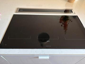 AEG Inductie Kookplaat met Afzuiging - Zo Goed Als Nieuw beschikbaar voor biedingen