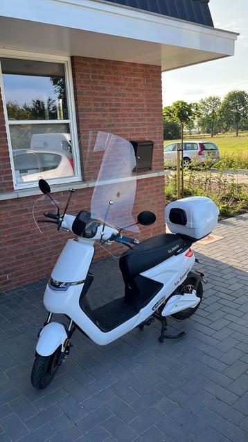 La Souris E spirit snorscooter. beschikbaar voor biedingen