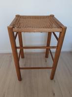 Vintage Scandinavisch krukje jaren 70 riet /rotan, Huis en Inrichting, Krukjes, Ophalen of Verzenden, Gebruikt, Hout