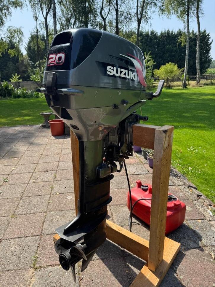 Buitenmotor Suzuki 20pk-2T, Watersport en Boten, Buiten- en Binnenboordmotoren, Gebruikt, Benzine, Buitenboordmotor, 10 tot 30 pk