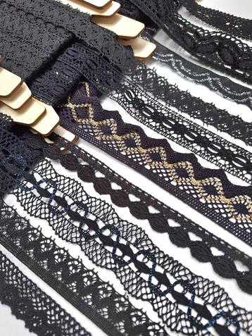 Supermooi vintage katoenen zwart kant pakket beschikbaar voor biedingen