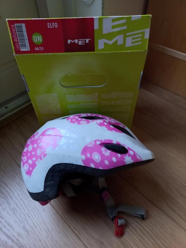 Fietshelm, maat 46/53, verstelbaar, met lichtje, merk MET, Fietsen en Brommers, Fietsaccessoires | Fietshelmen, Gebruikt, Meisje