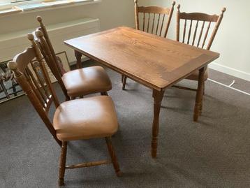 Vintage Eettafel + Stoelen - Eiken Fineer beschikbaar voor biedingen