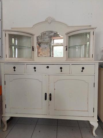 Mooie kast beschikbaar voor biedingen