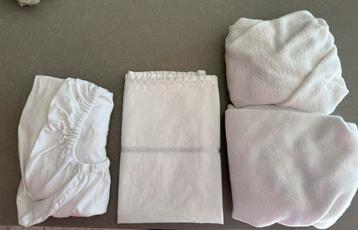 Setje voor wieg molton, laken, hoeslaken beschikbaar voor biedingen