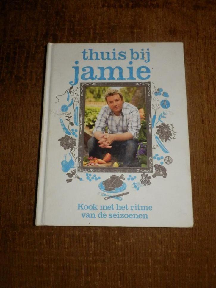 Thuis bij Jamie kook met het ritme der seizoenen., Boeken, Kookboeken, Zo goed als nieuw, Italië, Ophalen of Verzenden