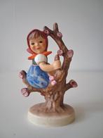 Vintage Goebel Hummel Meisje in Appelboom, Ophalen of Verzenden