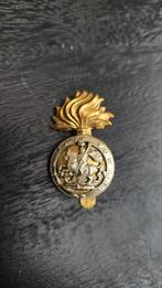 Originele WW2 capbadge Officier Northumberland  Fusiliers., Ophalen of Verzenden, Landmacht, Engeland, Embleem of Badge