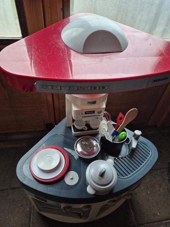 Te koop speel keukentje met toebehoren, Kinderen en Baby's, Speelgoed | Speelkeukens, Gebruikt, Speelkeuken, Kunststof, Ophalen of Verzenden