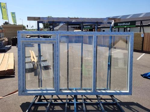 Kunststof raamkozijn met 3 ramen + ventilatierooster, Doe-het-zelf en Verbouw, Glas en Ramen, Nieuw, Overige typen, 160 cm of meer