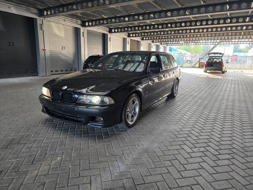 BMW 520i E39 touring M-pakket, Auto's, BMW, Particulier, 5-Serie, Benzine, Stationwagon, Automaat, Zwart, Zwart, Stof, Achterwielaandrijving