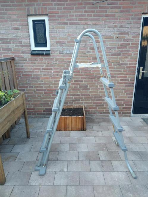 Zwembad trap Bestway mag gratis mee., Tuin en Terras, Zwembad-toebehoren, Gebruikt, Ophalen