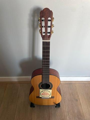 Klassieke Gitaar beschikbaar voor biedingen