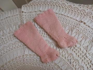 antieke gebreide lange poppen kousjes. beschikbaar voor biedingen